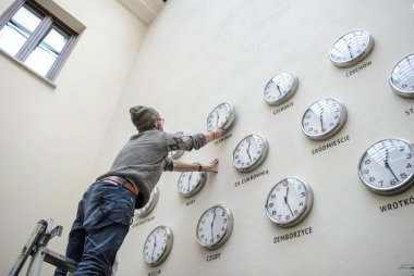 Konsekwencje zmiany czasu dla rozliczenia czasu pracy